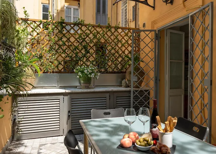 Domus Alexander, Terrace Downtown *